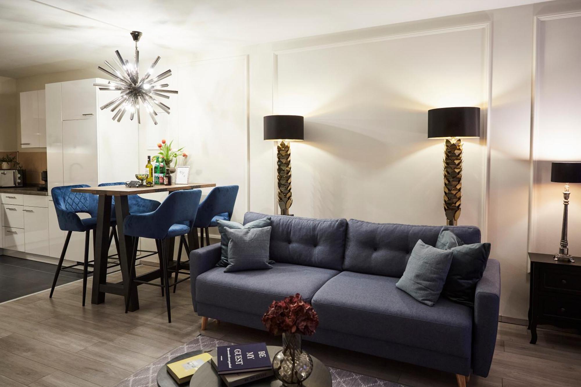 R B Business Am Flughafen Fuer 1-5 Personen - Ideal Fuer Geschaeftsreisende Und Familien - Kueche - Waschtrockner - Smart Tv *