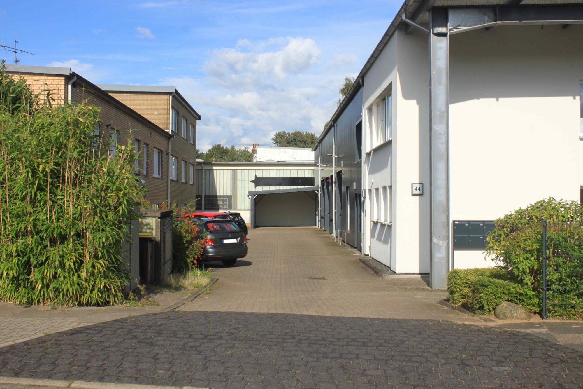 Apartment R B Business Am Flughafen Fuer 1-5 Personen - Ideal Fuer Geschaeftsreisende Und Familien - Kueche - Waschtrockner - Smart Tv *